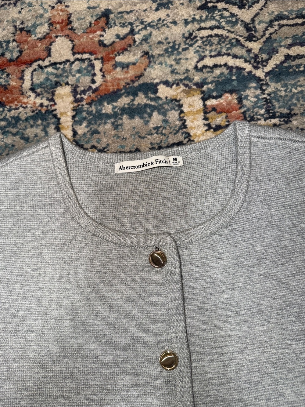 Abercrombie & Fitch Sleeveless Button-Front Knit Top in Light Gray - Picture 4 of 5